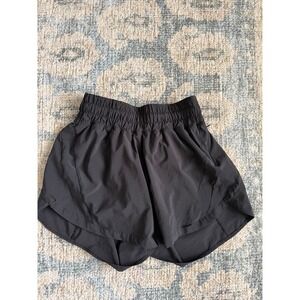 Lululemon Track That MR Short 5" Lined Black Size 4 Pristine Condition